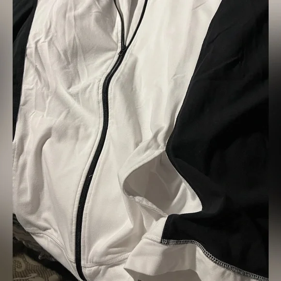 Avenue white activewear jacket size 26/28 - Picture 6 of 8